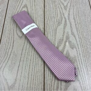 520 - Calvin Klein Tie Pink Diamond Pattern CK21100181 Silk Blend MSRP $69.50